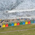 Seaview Large Flat Ideal For Two Families *