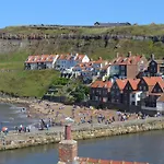 Seaview Large Flat Ideal For Two Families Appartamento Whitby