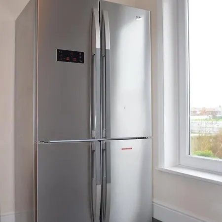 Seaview Large Flat Ideal For Two Families * ويتبي