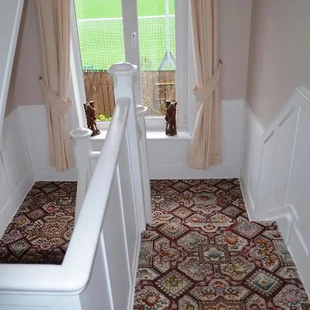 Seaview Large Flat Ideal For Two Families 아파트 휫비