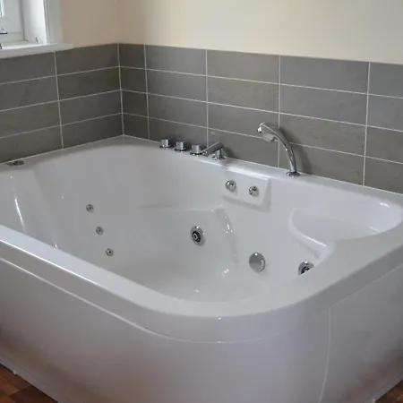 Seaview Large Flat Ideal For Two Families شقة *