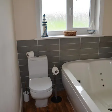 شقة Seaview Large Flat Ideal For Two Families ويتبي