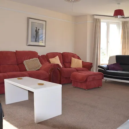 Seaview Large Flat Ideal For Two Families