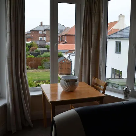 Seaview Large Flat Ideal For Two Families 아파트 휫비