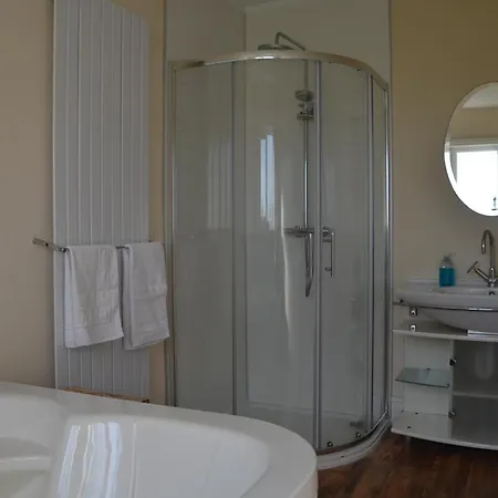 아파트 Seaview Large Flat Ideal For Two Families 휫비