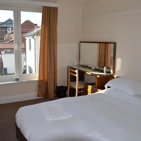 Seaview Large Flat Ideal For Two Families 아파트