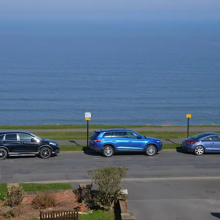 Seaview Large Flat Ideal For Two Families 아파트 *