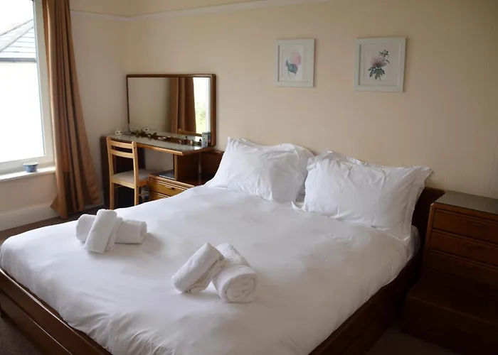 Seaview Large Flat Ideal For Two Families Whitby