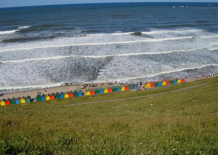 Seaview Large Flat Ideal For Two Families Whitby